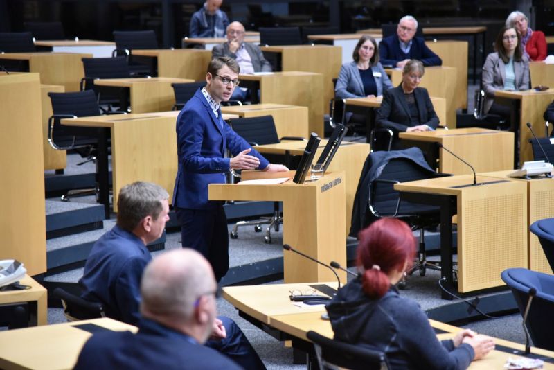 Vortrag zur Demokratisierung in der DDR im Jahr 1990 (Quelle: Thüringer Landtag)